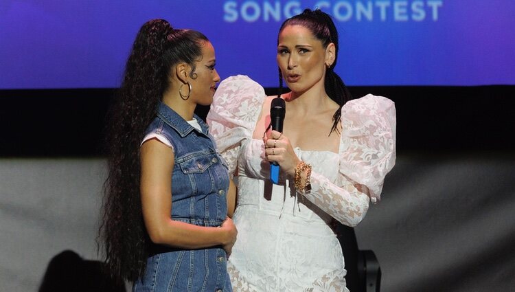 Chanel con Rosa López antes de poner rumbo al Festival de Eurovisión 2022