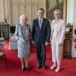 La Reina Isabel con el Presidente de la Confederación Suiza y su esposa en Windsor Castle