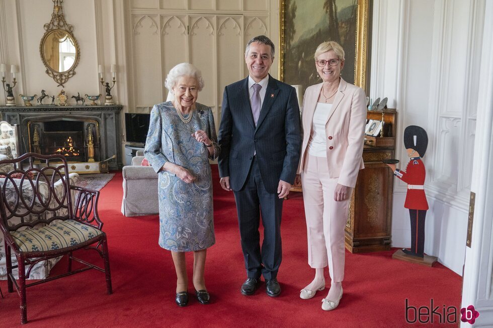 La Reina Isabel con el Presidente de la Confederación Suiza y su esposa en Windsor Castle