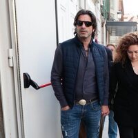 Javier Conde y Estrella Morente en la capilla ardiente de Juan Diego