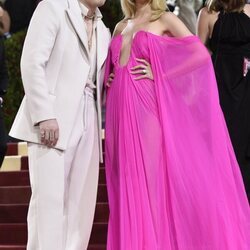 Brooklyn Beckham y Nicola Peltz en la MET Gala 2022