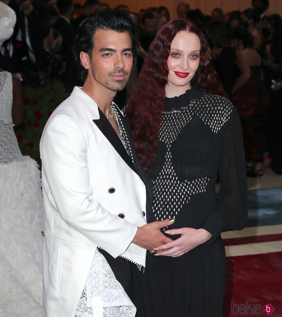 Joe Jonas y Sophie Turner, muy románticos en la MET Gala 2022