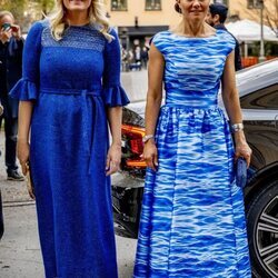 Mette-Marit de Noruega y Victoria de Suecia en una recepción de Estocolmo durante la visita oficial de Haakon y Mette-Marit de Noruega a Suecia