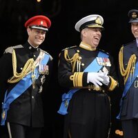 El Príncipe Eduardo, el Príncipe Andrés, el Príncipe Guillermo y Kate Middleton en un servicio conmemorativo en Londres