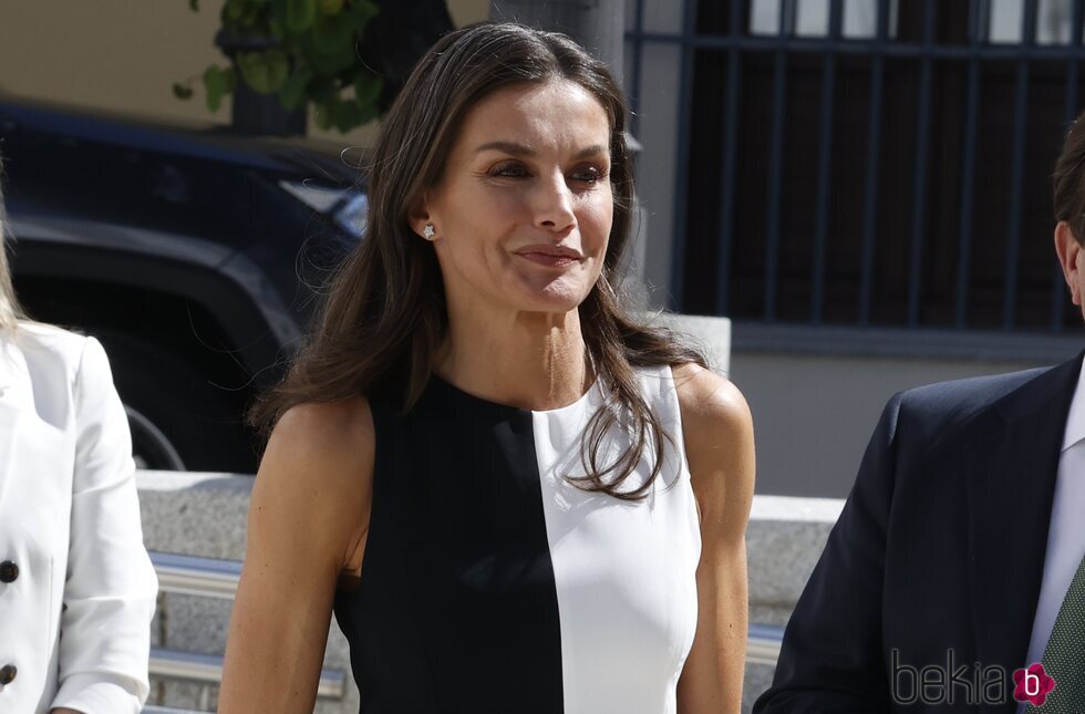 La Reina Letizia acude a Mérida a la entrega de los Premios Reina Letizia 2021