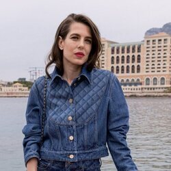 Carlota Casiraghi en la presentación en Mónaco de la colección Crucero 2022/2023 de Chanel