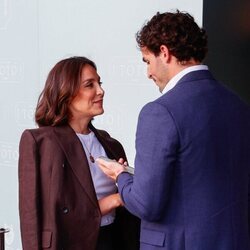 Tamara Falcó hablando con Íñigo Onieva en la inauguración de su restaurante