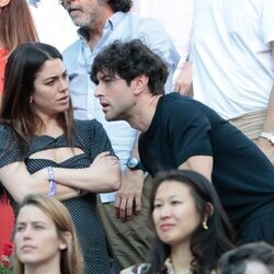 Blanca Suárez mirando a Javier Rey en el Madrid Open de Tenis 2022