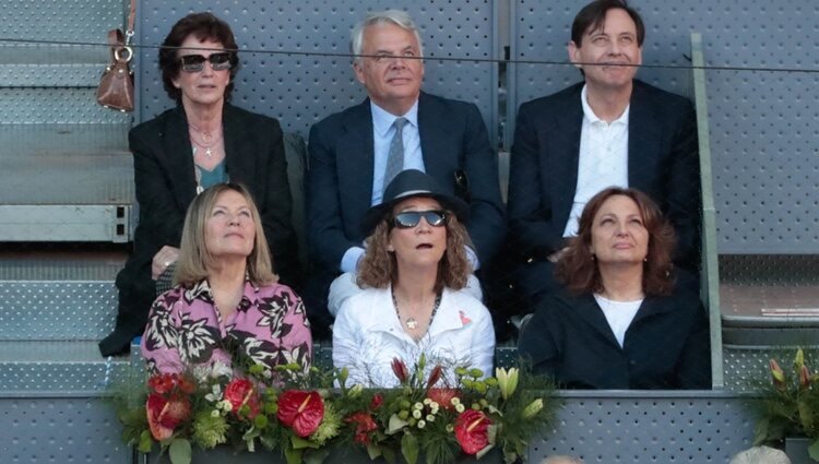 La Infanta Elena con cara de interés viendo la final del Mutua Madrid Open 2022