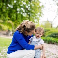 Stéphanie de Luxemburgo, muy cariñosa con su hijo Charles de Luxemburgo en su 2 cumpleaños