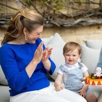 Charles de Luxemburgo con sus padres en su 2 cumpleaños