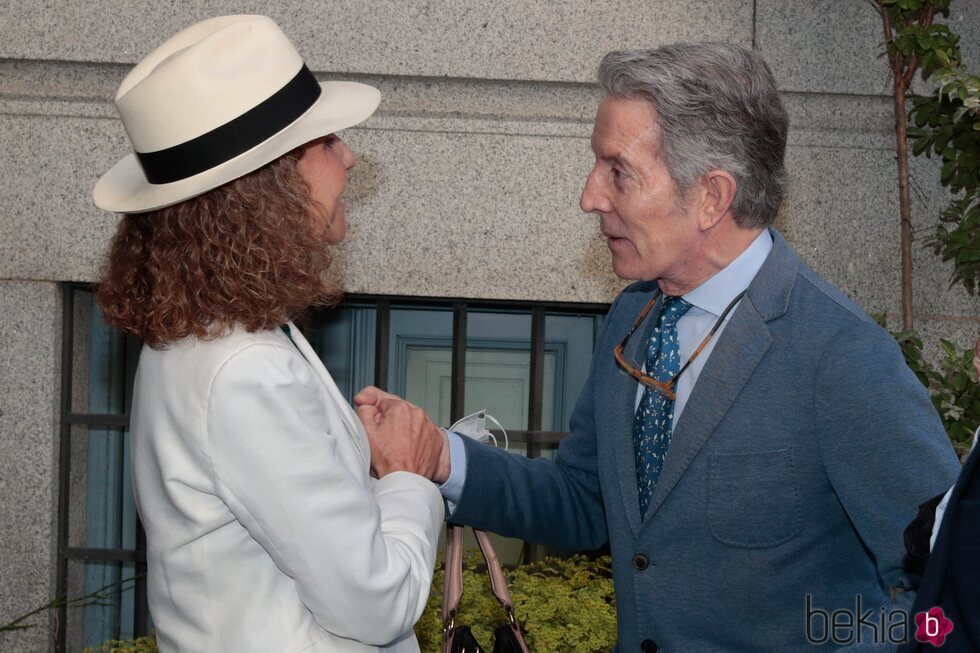 La Infanta Elena y Alfonso Díez, muy cómplices en la presentación de +Family