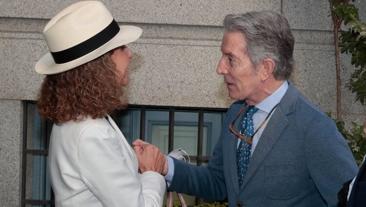 La Infanta Elena y Alfonso Díez, muy cómplices en la presentación de +Family