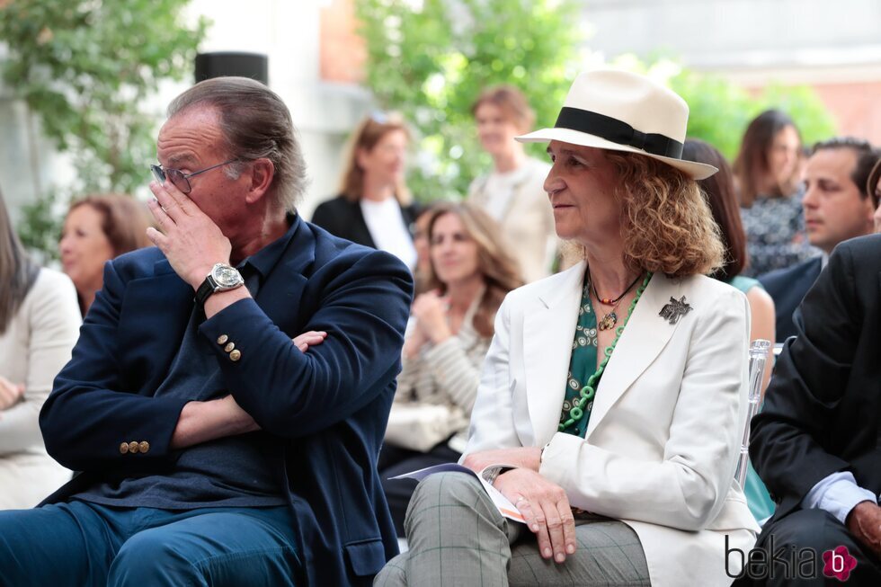 Bertín Osborne se emociona junto a la Infanta Elena en la presentación de +Family