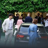 Alejandra Rubio y Carlos Agüera a su llegada a la boda de José María Almoguera y Paola