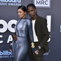 Kylie Jenner y Travis Scott en los Billboard Music Awards 2022