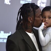 Travis Scott y su hija Stormi Webster en los Billboard Music Awards 2022