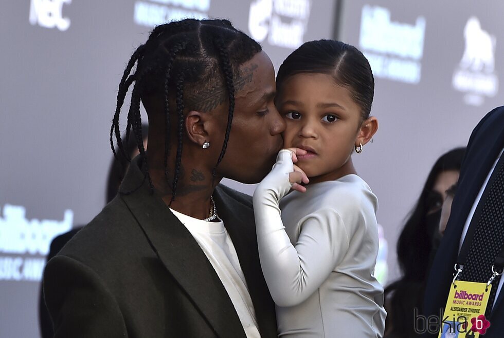 Travis Scott y su hija Stormi Webster en los Billboard Music Awards 2022