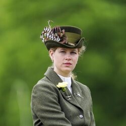 Lady Louise Mountbatten-Windsor llevando un coche de caballos en The Royal Windsor Horse Show