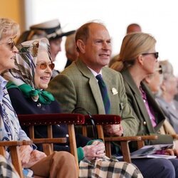 Lady Penny Brabourne, la Reina Isabel, el Príncipe Eduardo y Sophie de Wessex en The Royal Windsor Horse Show