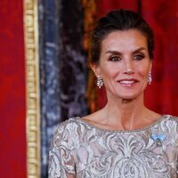 La Reina Letizia sin tiara en la cena de gala por la Visita de Estado del Emir y la Jequesa de Catar a España