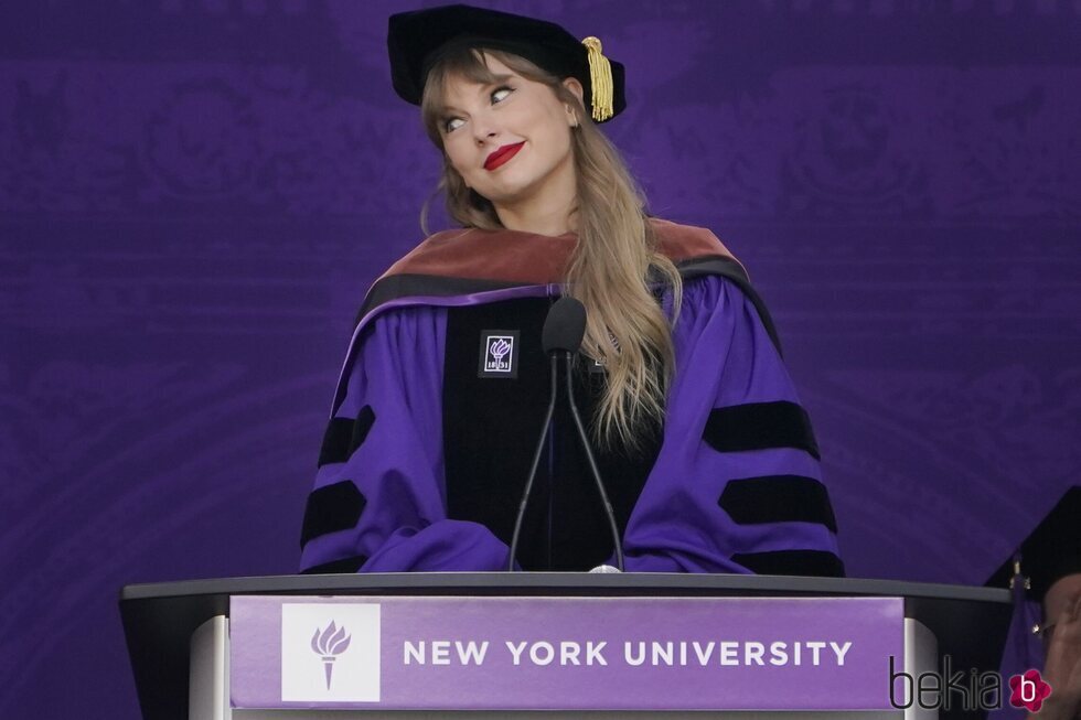 Taylor Swift durante su discurso al recibir el título de Doctora Honoris Causa por la NYC