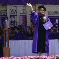 Taylor Swift, feliz tras graduarse como Doctora Honoris Causa en la NYC