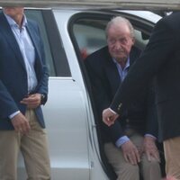 El Rey Juan Carlos a su llegada a Vigo en su primera visita desde que reside en Abu Dhabi