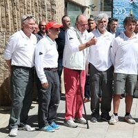 El Rey Juan Carlos sonriente y eufórico en el Náutico de Sanxenxo en su regreso a España