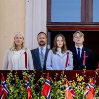 La Familia Real Noruega en el Día Nacional de Noruega 2022