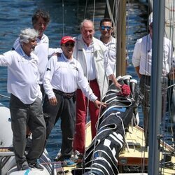 El Rey Juan Carlos y Pedro Campos en el Náutico de Sanxenxo en su regreso a España