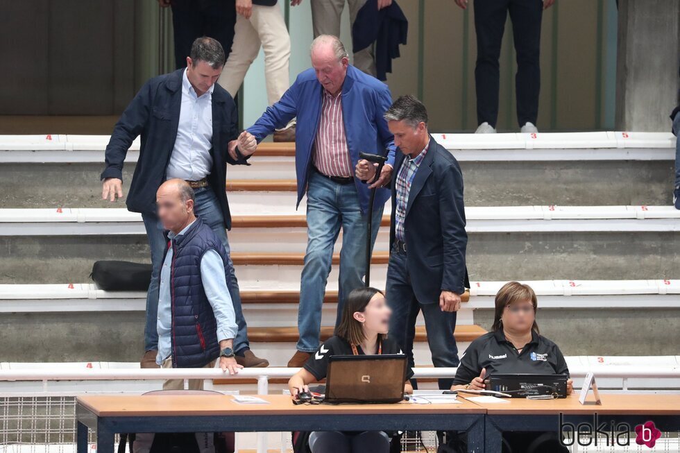 El Rey Juan Carlos llegando a un partido de Pablo Urdangarin en Pontevedra