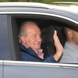 El Rey Juan Carlos se despide tras su primer viaje a España desde que se exilió a Abu Dabi