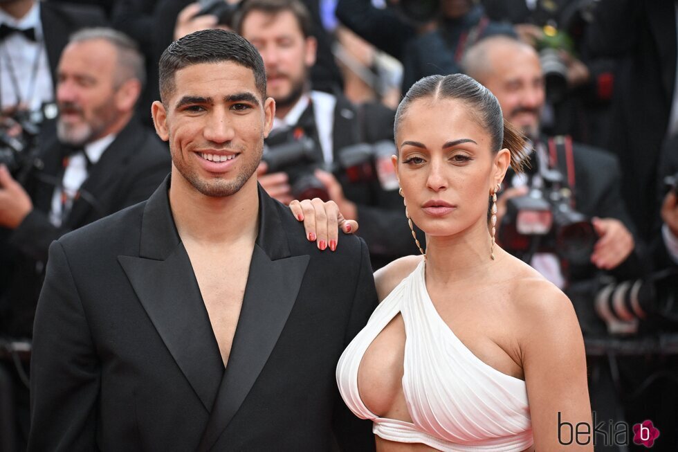 Hiba Abouk y Achraf Hakimi en el Festival de Cannes 2022