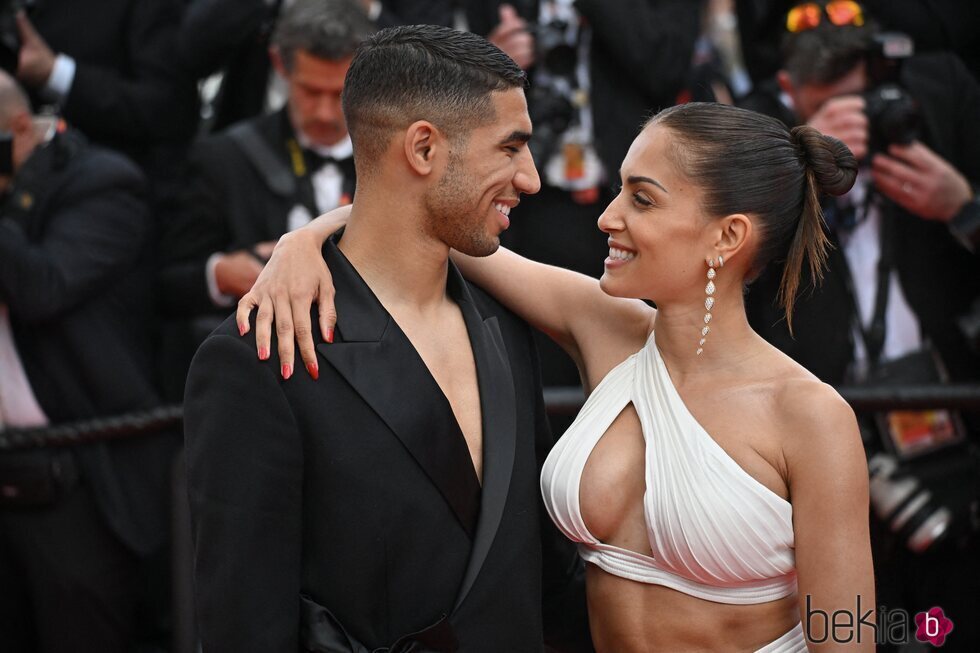 Achraf Hakimi e Hiba Abouk en el Festival de Cannes 2022