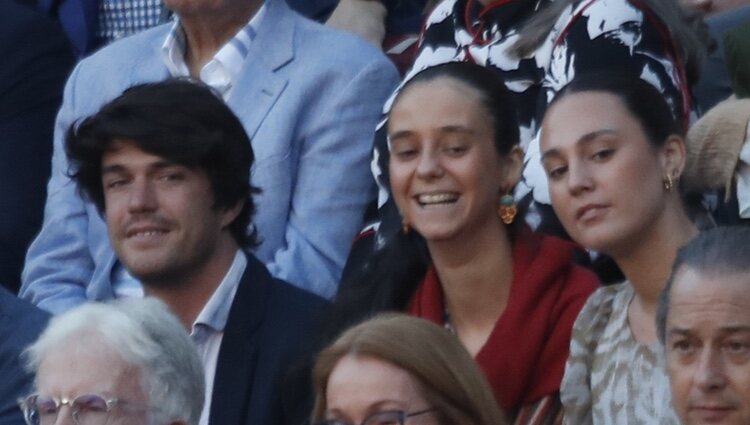 Victoria Federica con un amigo y Rocío Laffon en los toros