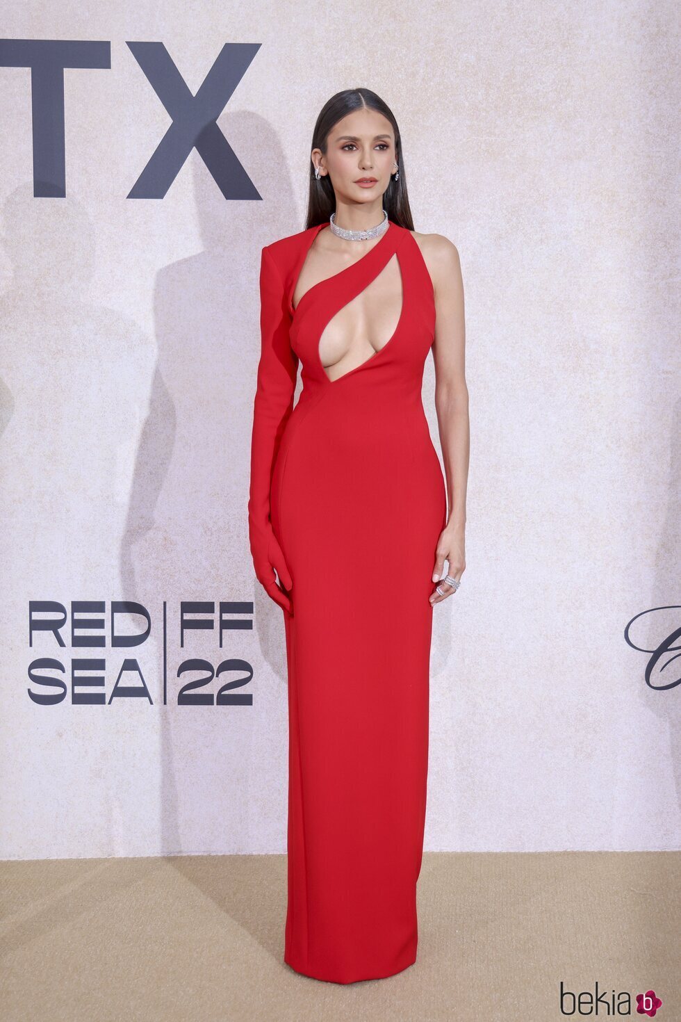 Nina Dobrev en la gala amfAR en el Festival de Cannes 2022