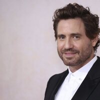 Edgar Ramirez en la gala amfAR en el Festival de Cannes 2022