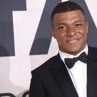 Kylian Mbappe en la gala amfAR en el Festival de Cannes 2022