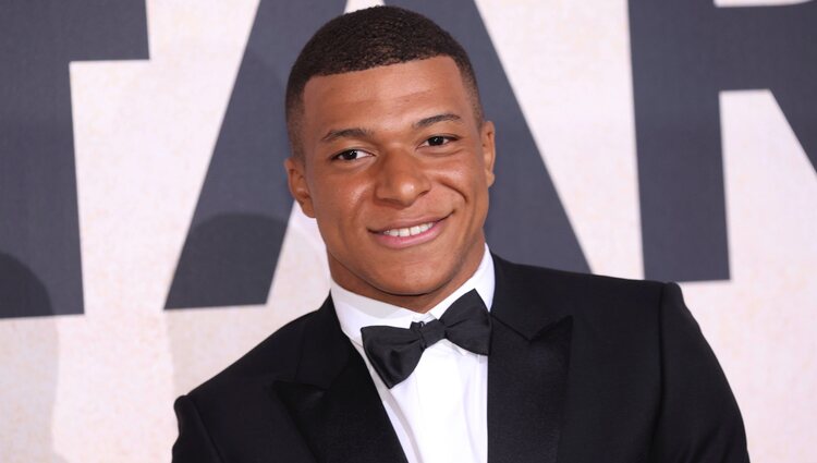 Kylian Mbappe en la gala amfAR en el Festival de Cannes 2022