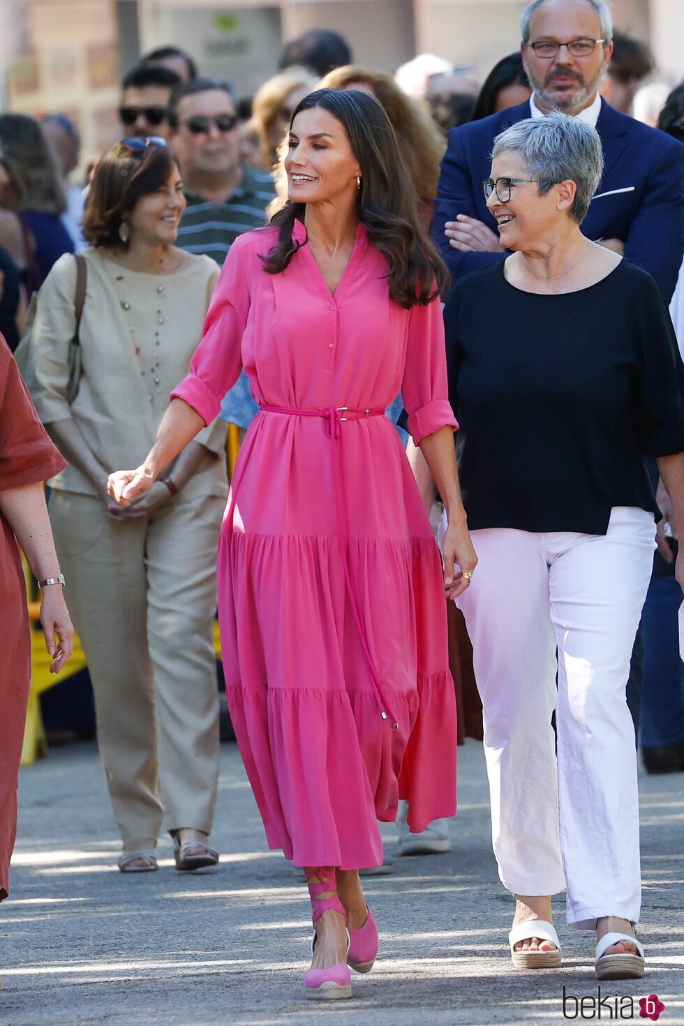 La Reina Letizia y Eva Orúe en la inauguración de la Feria del Libro de Madrid 2022