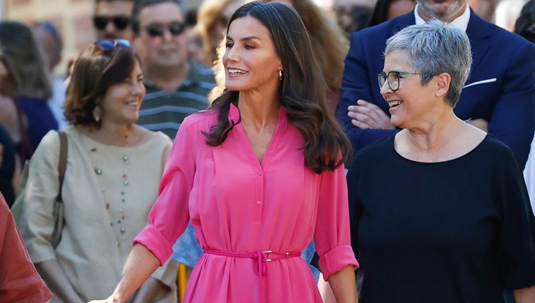 La Reina Letizia y Eva Orúe en la inauguración de la Feria del Libro de Madrid 2022