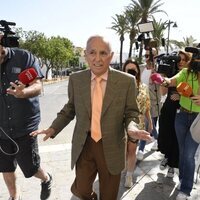 José Antonio en el santuario de la Virgen de Regla por el 16 aniversario de la muerte de Rocío Jurado