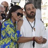 Gloria Camila y David Flores en el cementerio por el 16 aniversario de la muerte de Rocío Jurado