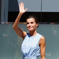 La Reina Letizia saludando en el Día de las Fuerzas Armadas 2022