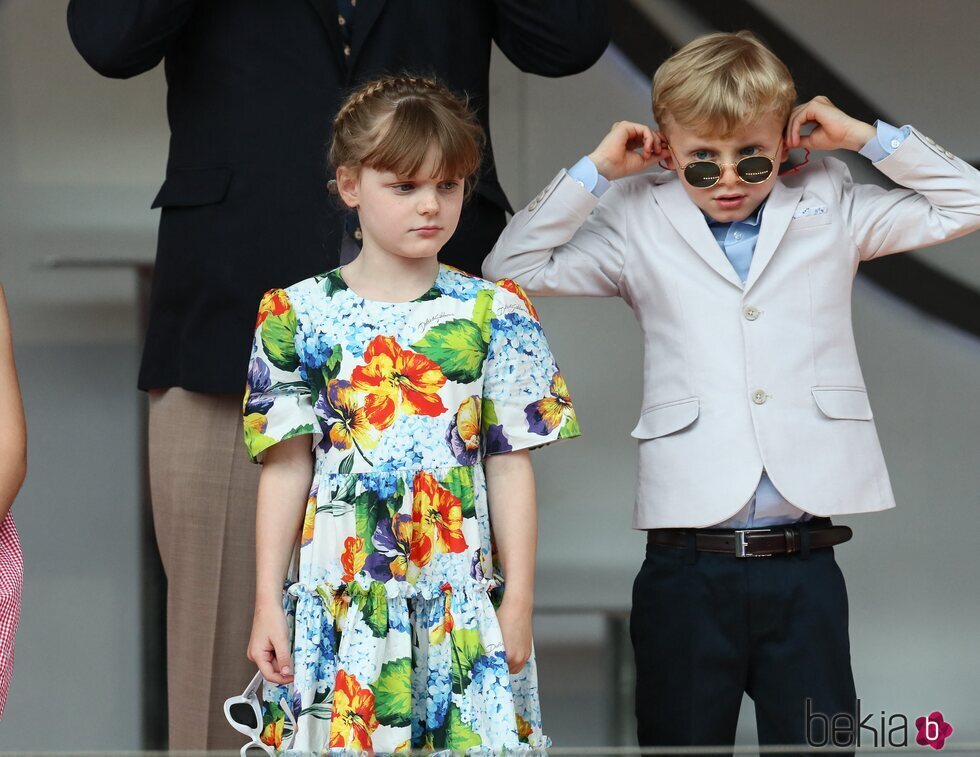 Jacques y Gabriella de Mónaco en el Gran Premio de F1 de Mónaco