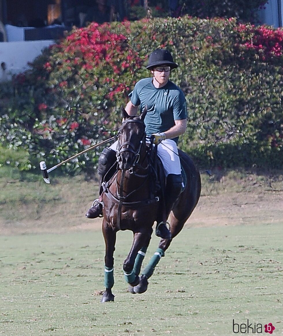 El Príncipe Harry en un partido de polo en Santa Barbara