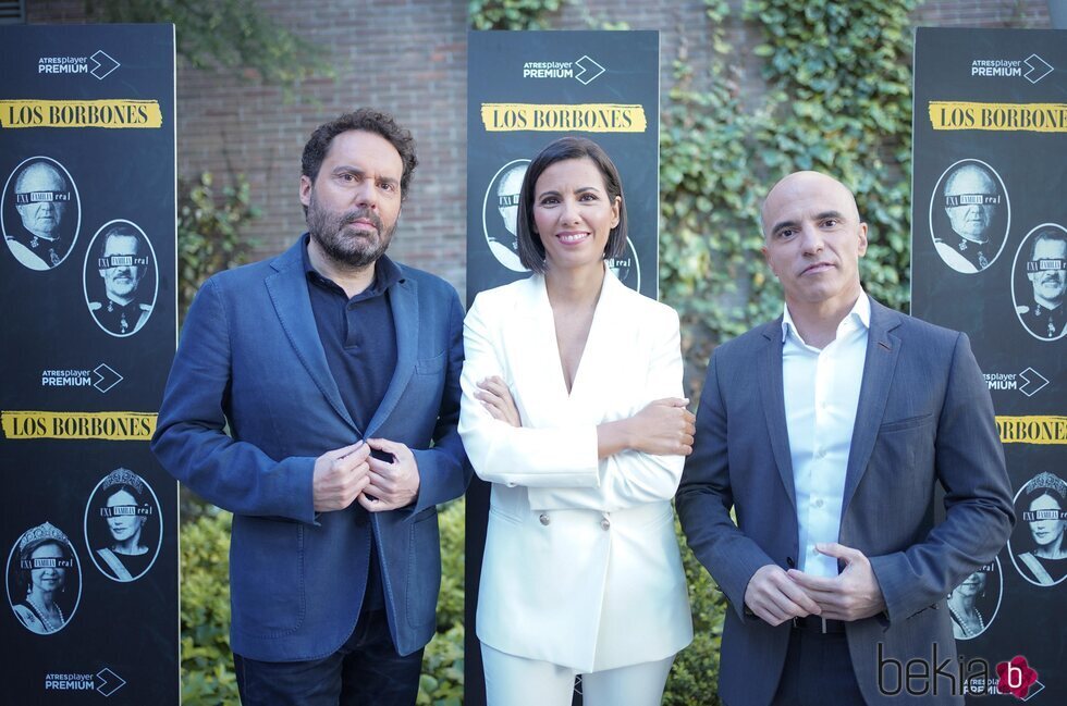 Aitor Gabilondo, Ana Pastor y José Antonio Antón en la presentación de 'Los Borbones: una familia real'