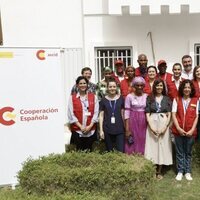 La Reina Letizia en su visita a la Oficina Técnica de Cooperación en Mauritania durante su viaje de cooperación a Mauritania