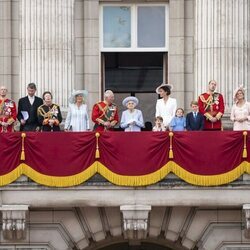 Los miembros de la Casa Real Británica en Trooping the Colour 2022 por el Jubileo